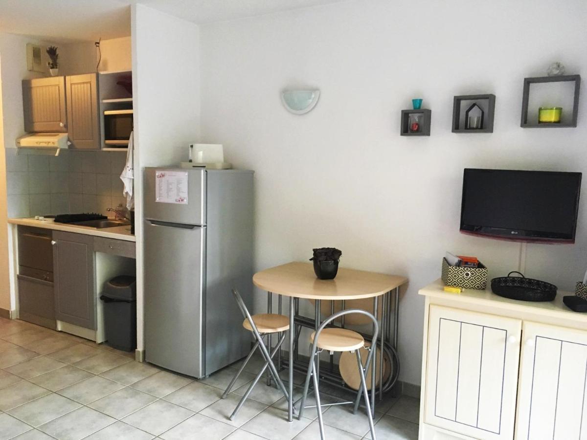 Sanary Sur Mer Appartement 30M2 T2 Avec Terrasse Piscine 10Min A Pied De La Plage Экстерьер фото
